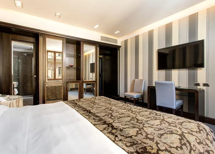 Marcella Royal - Rooftop Garden 4* Rome